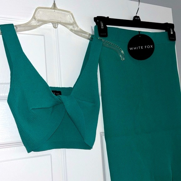 White Fox Two-piece Set - Green - Picture 7 of 12